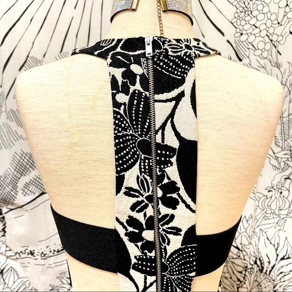 Zara Dresses & Skirts - 🌈 Gorgeous flower pop art dress